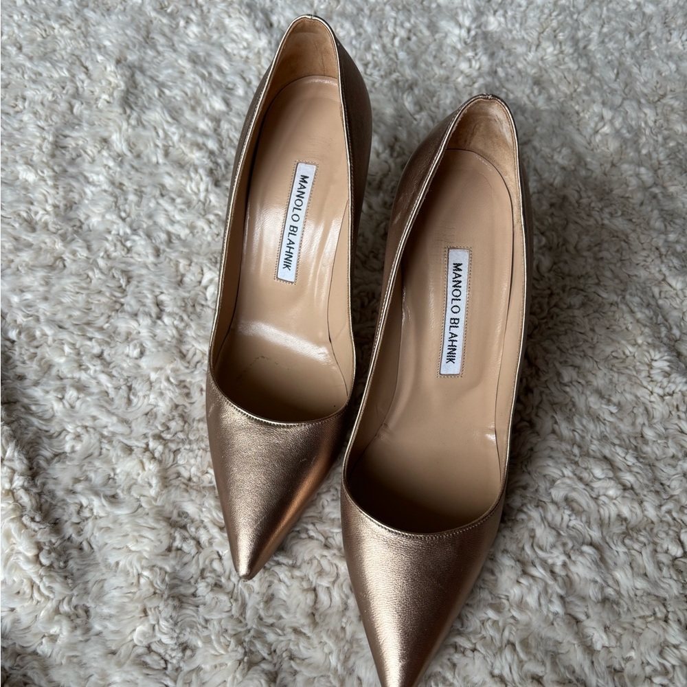 Manolo Blahnik Gold Pointed-Toe Stilettos